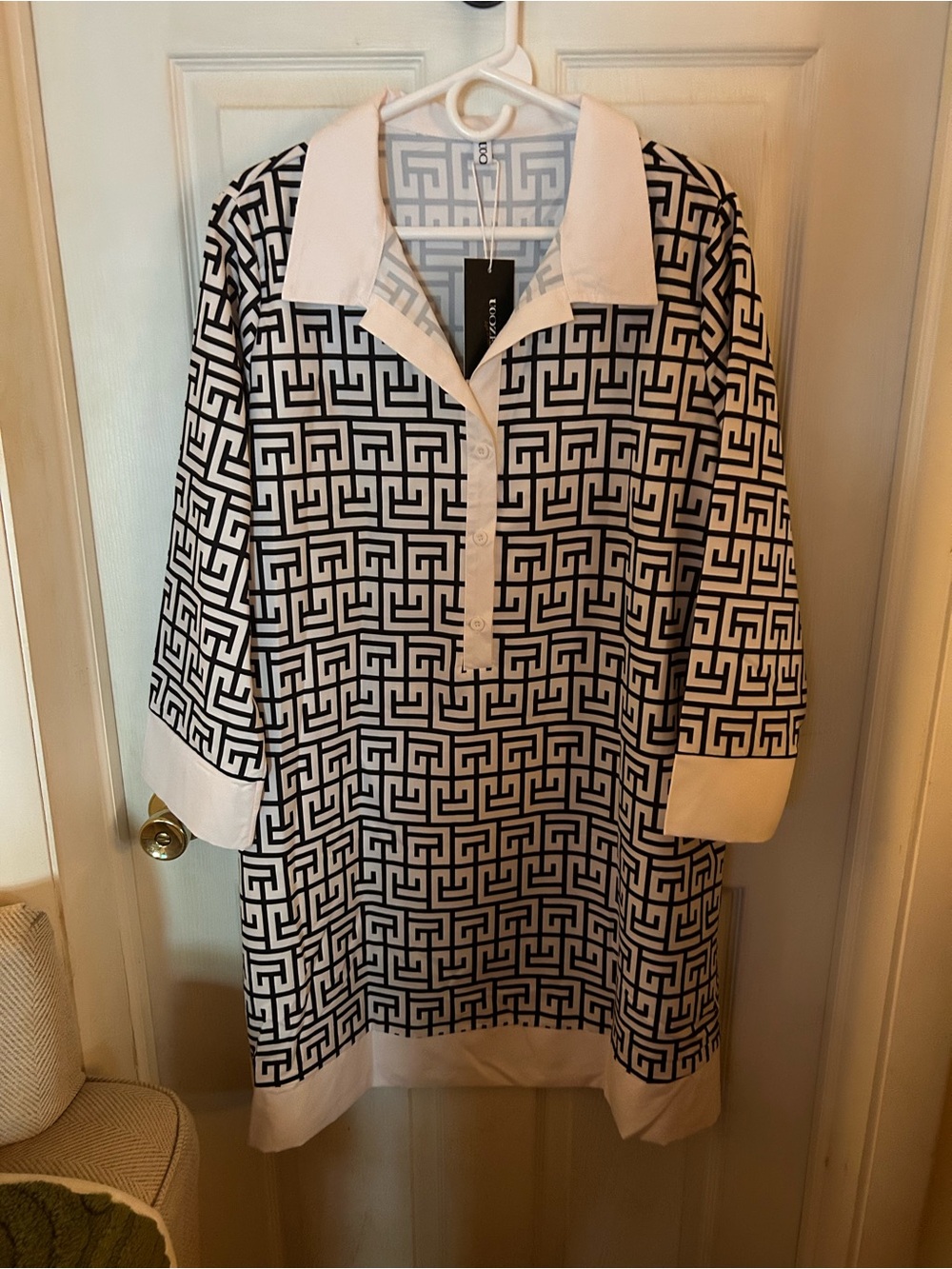 Black & White Geometric Long-Sleeve Collared Dress